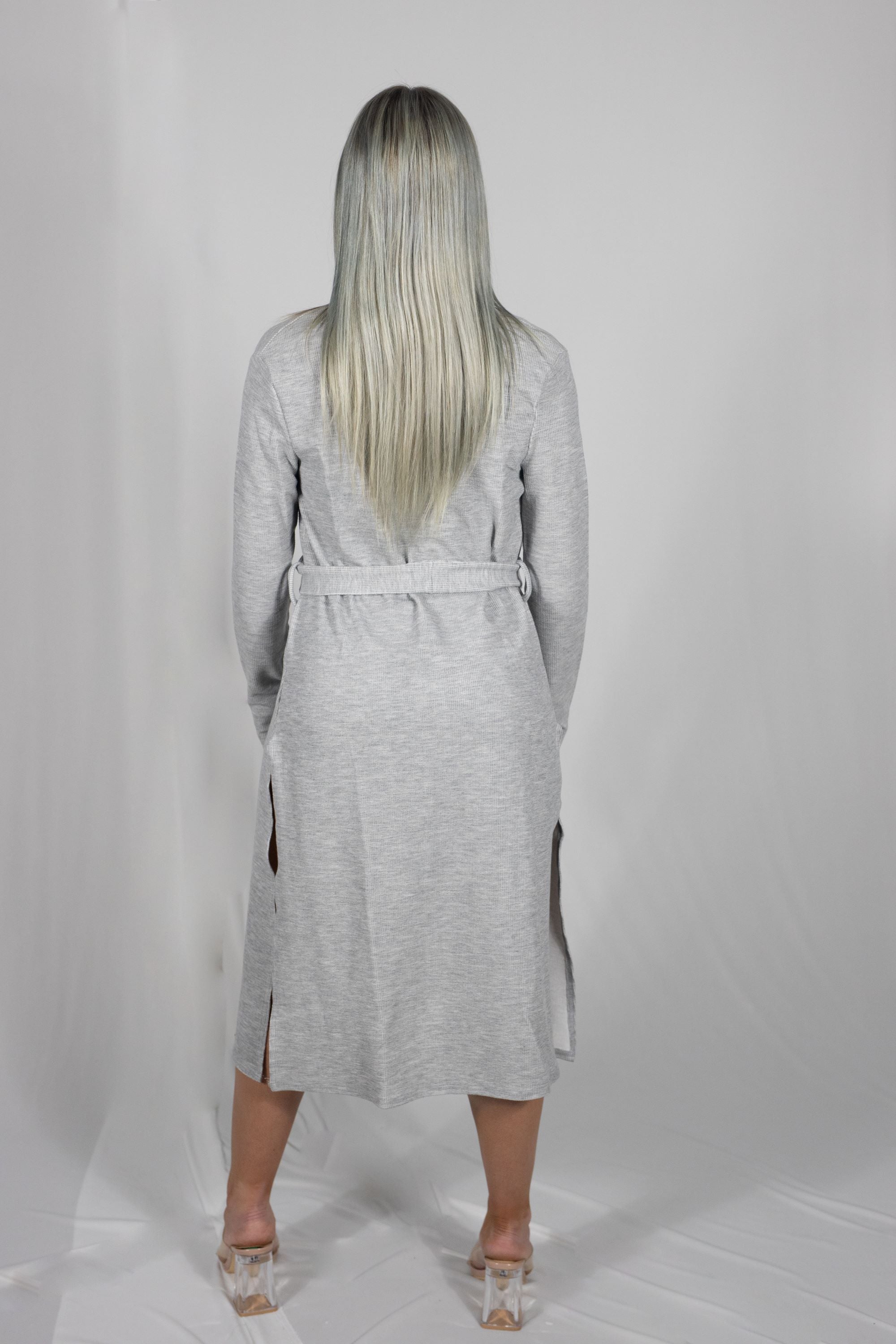 Zammi DUSTER WITH CROP TOP AND SHORTS in Grey - Detail Shot