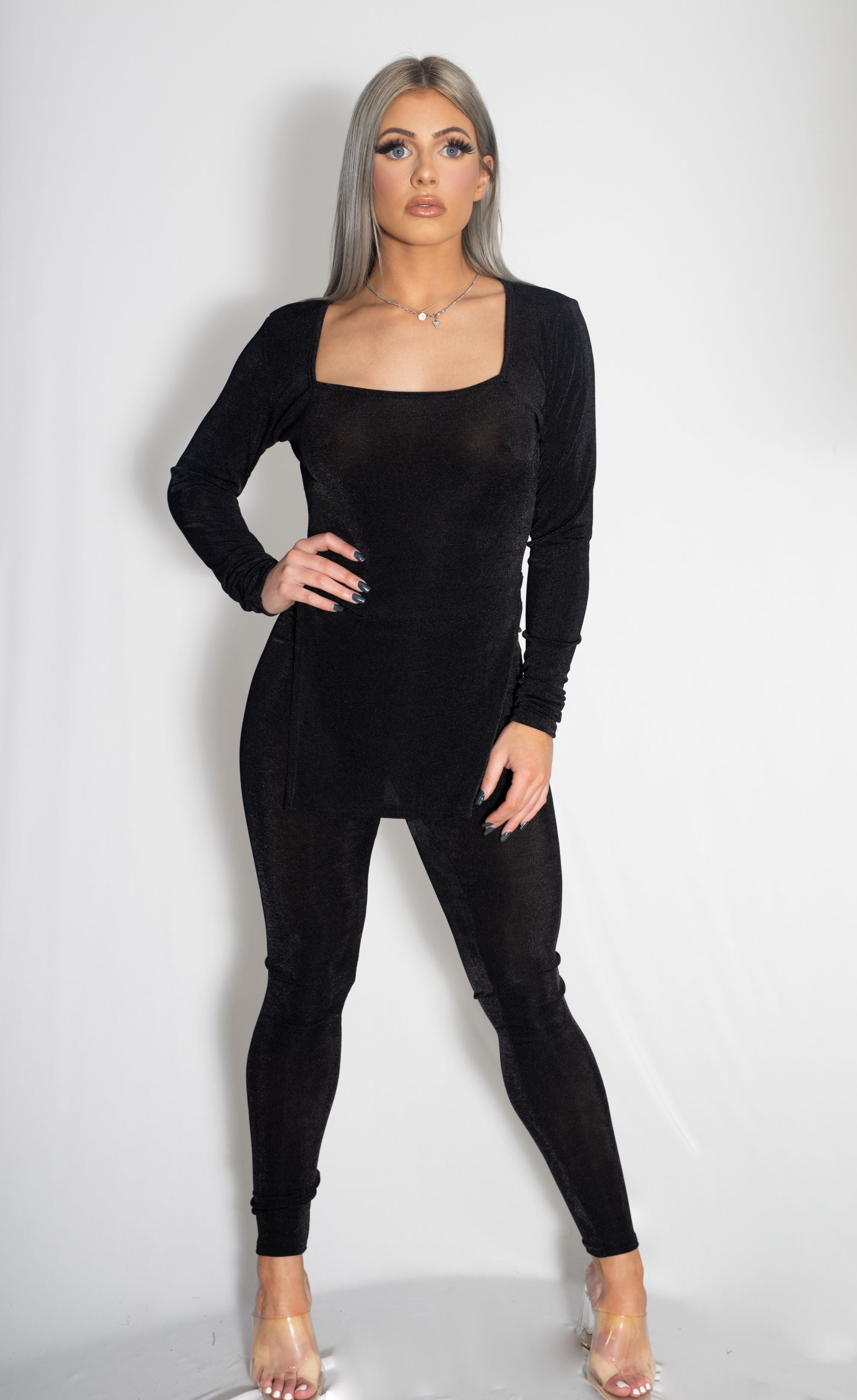 Zammi LONG SLEEVE TOP WITH MATCHING LEGGINGS SET in Black - Product Image